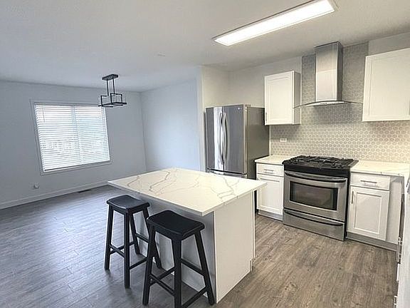 3rd image of 564 Creekwood Ct