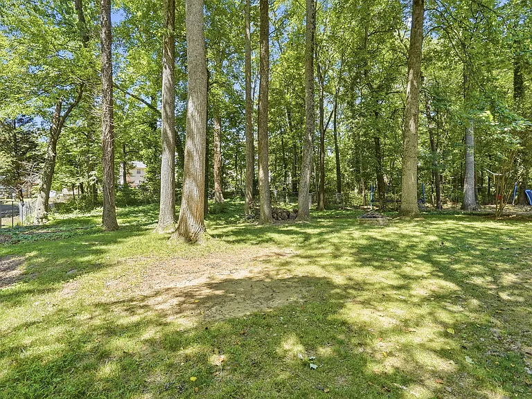 1424 Brookwood Dr — Photo 43