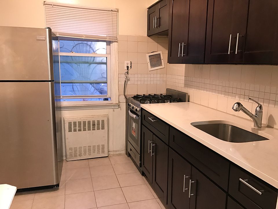 1st image of 107-48 132nd St