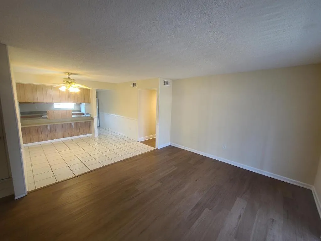 254 Ulster Ln. — Photo 4