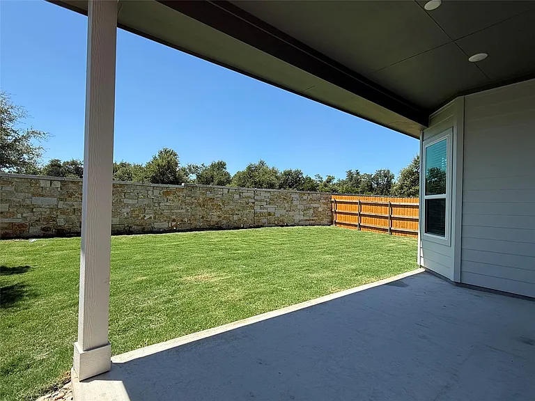 901 Corvallis Dr — Photo 5