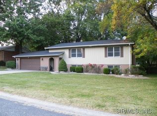 463 E 3rd St, Trenton, IL