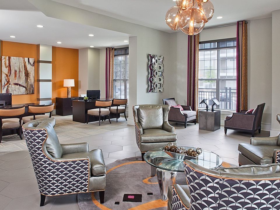 Leasing Center