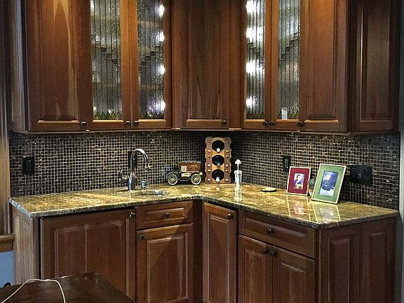 Wet Bar Ice Maker & Frig