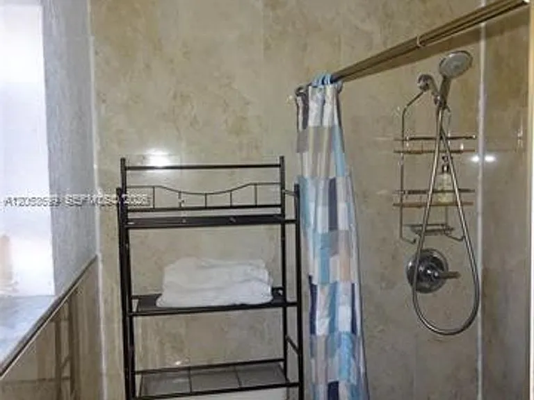 9240 SW 56th St #9240 — Photo 13