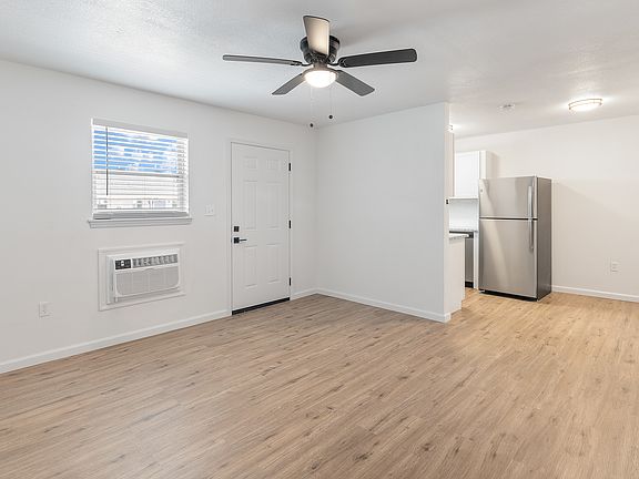 3rd image of 1819 Clements Ave #D103