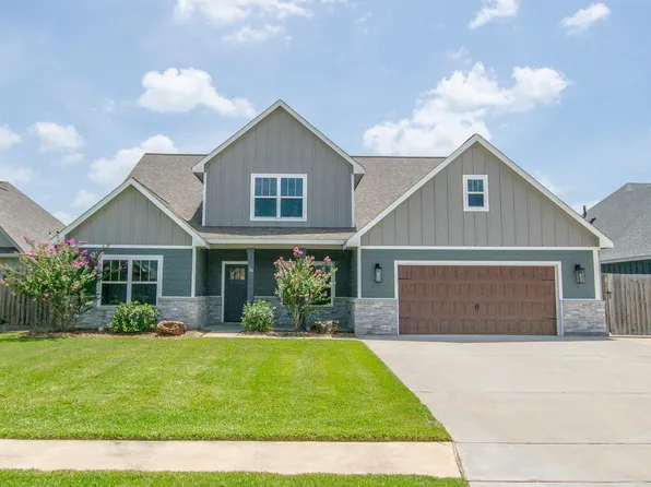 16 Greystone Ct, Angleton, TX 77515