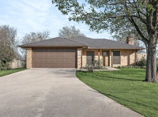 1006 Oakchase Ct, Azle, TX 76020