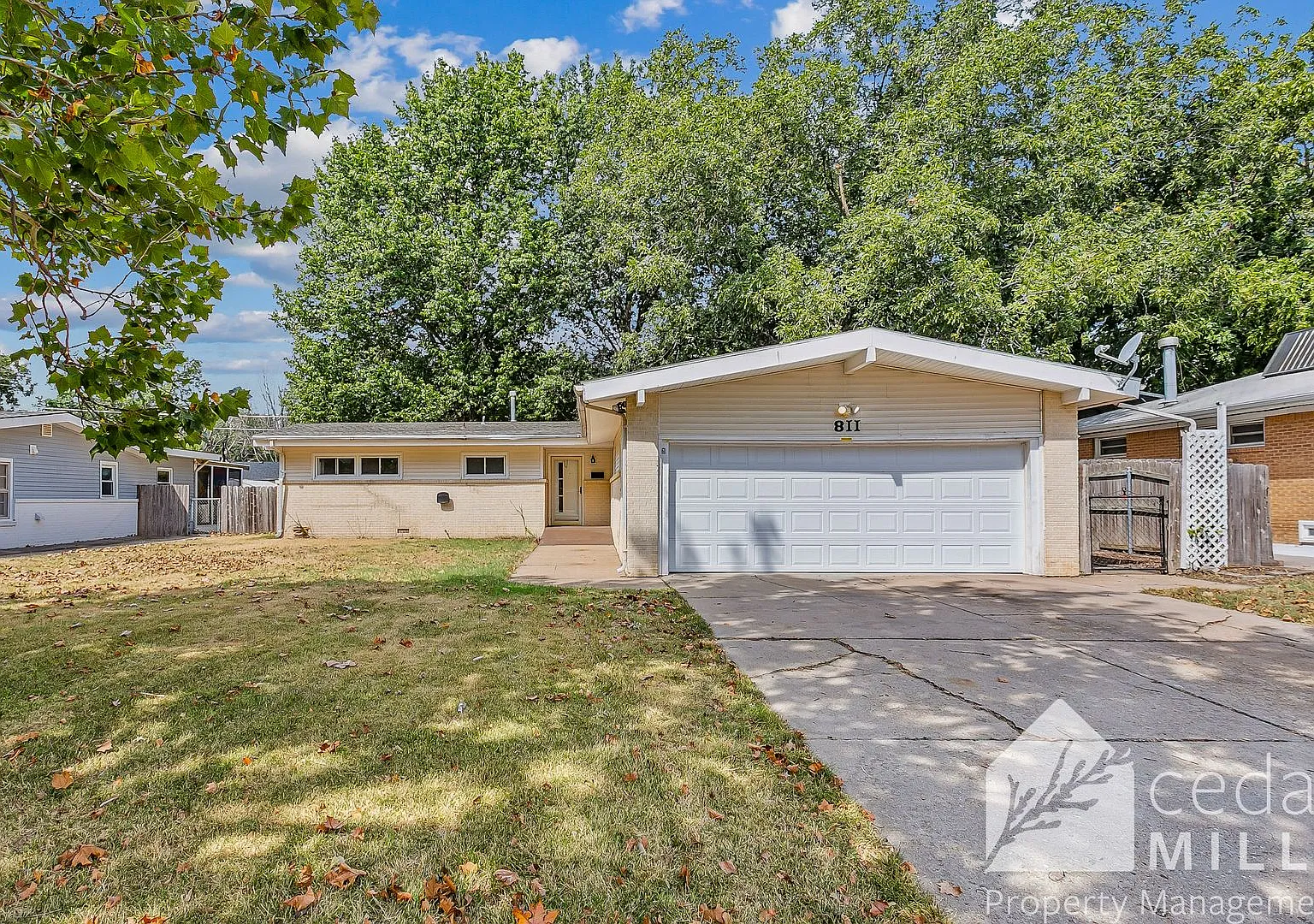 3 Bedroom Home in Westlink! — Photo 1