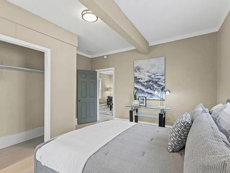 811 Queen Ave N #1 — Photo 4