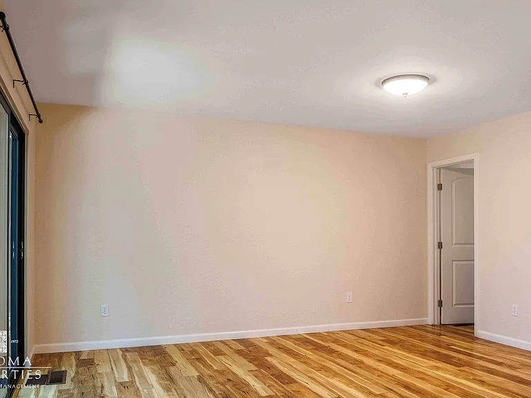 114 Melody Ct — Photo 57
