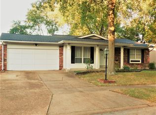 525 Blazedwood Dr, Ballwin, MO