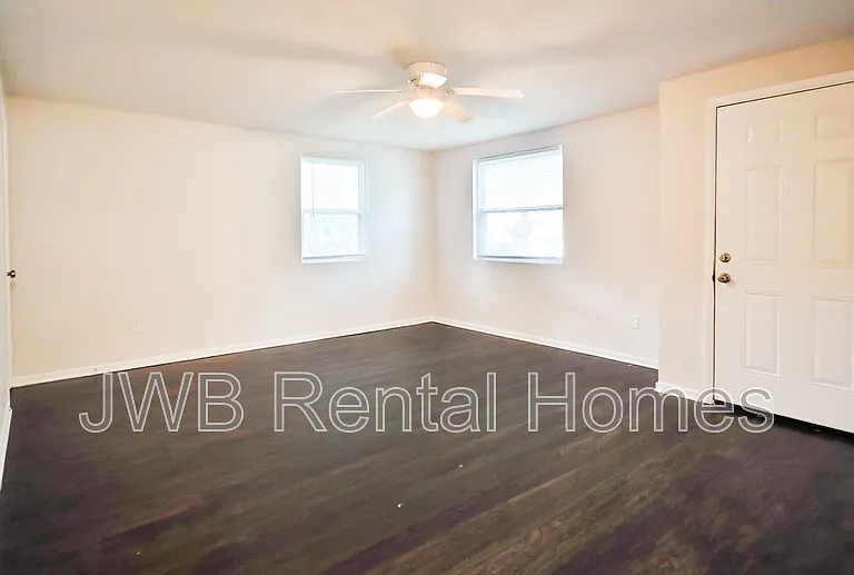 1327 Eagle Cove Rd — Photo 6