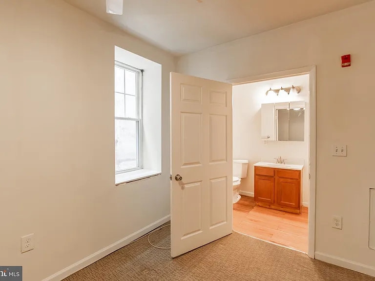 1501 W Allegheny Ave #204 — Photo 8