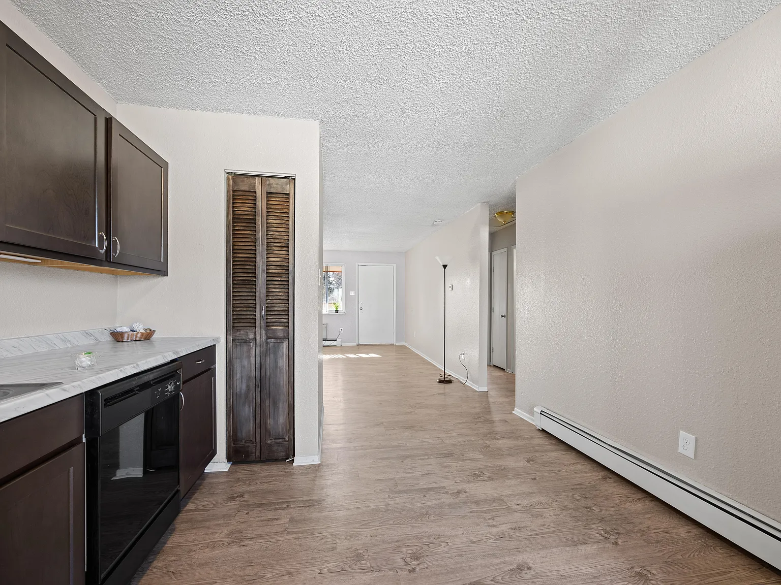 1305 Estes St — Photo 4