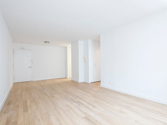 3rd image of 203 E 69th St #6S