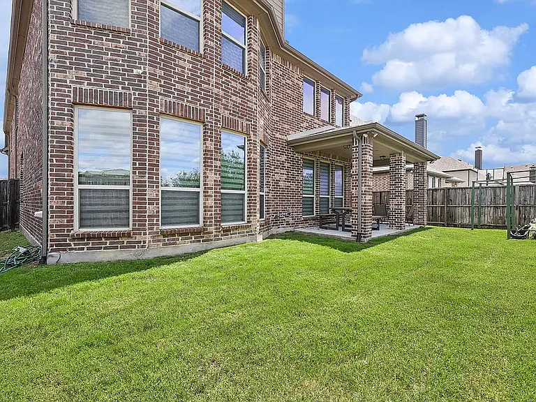 5012 Engleswood Trl — Photo 32