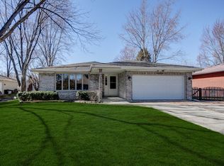 1327 Carol Ln, Naperville, IL