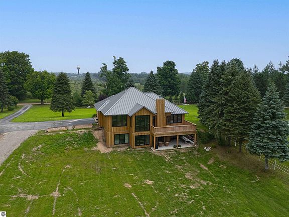 4th image of 7692 Crisp Rd