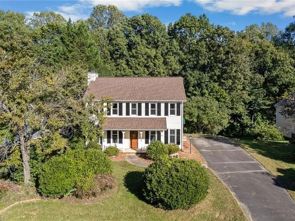 9033 Jefferson Woods Dr, Rural Hall, NC 27045