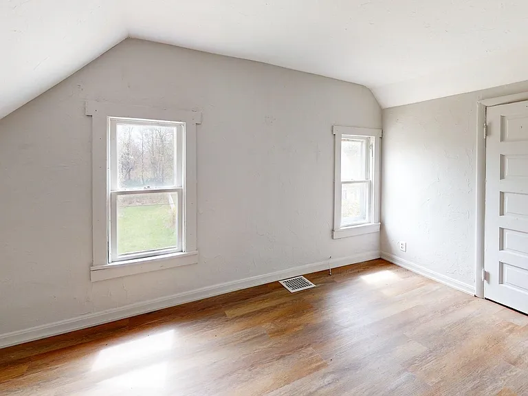 1141 McKinley Ave — Photo 44