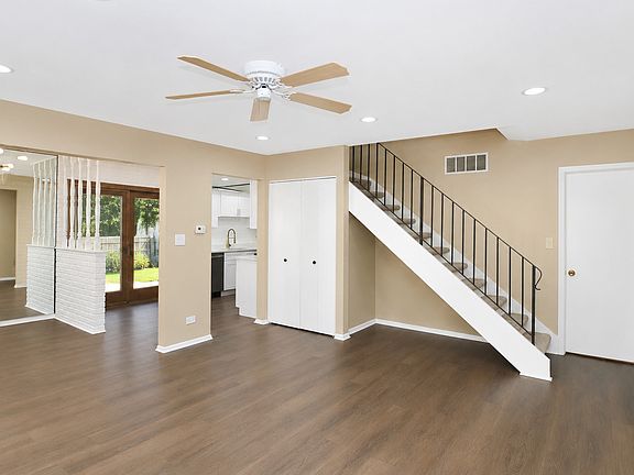 5th image of 1796 Queensbury Cir