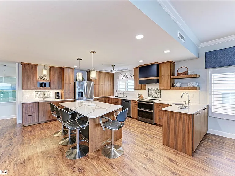 14813 Laguna Dr #401 — Photo 14
