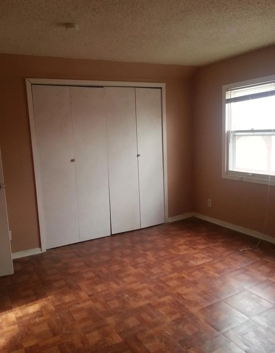 3 bed, 1950 sqft, $1,675 — Photo 1