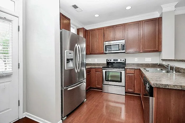 11209 Cedar Walk Ln — Photo 10