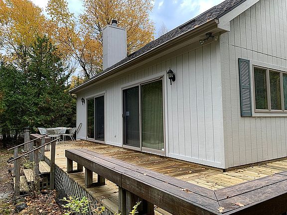 3rd image of 4836 Presque Isle Park Dr