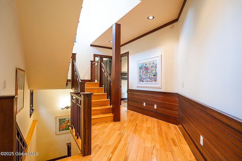 4th image of 24 Wildwood Place