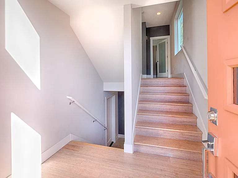 5028 Puget Blvd SW — Photo 12