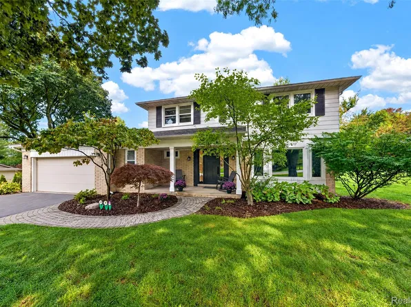 3646 Tyrconnel Trl, West Bloomfield, MI 48323