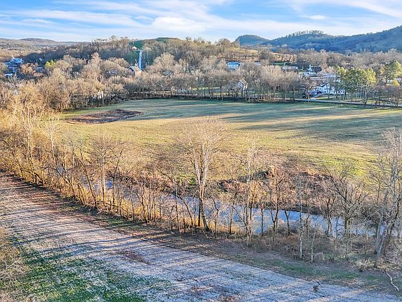 5th image of 3138 Richmond Rd