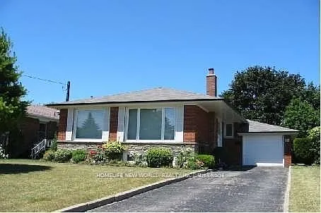 Coral Cove Cres — Photo 1