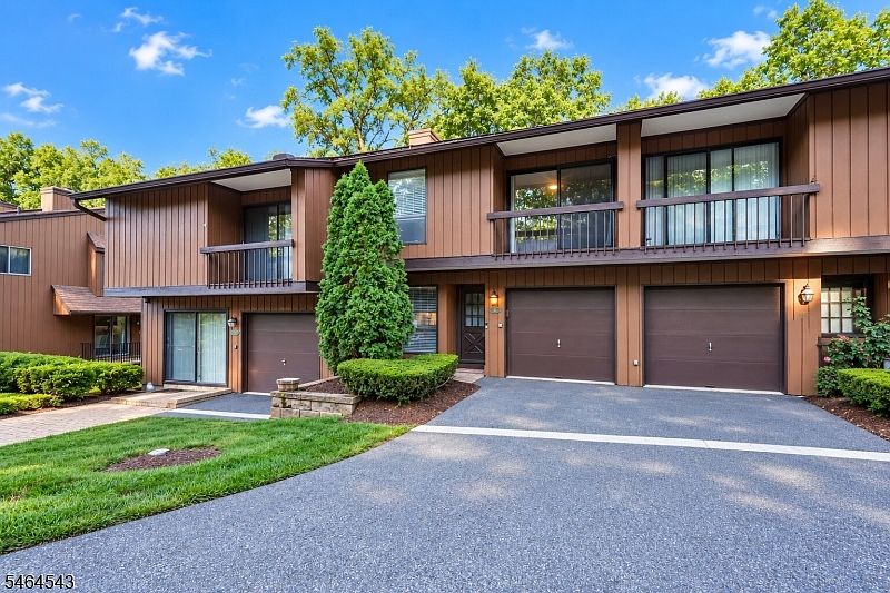 1st image of 634 Upperway