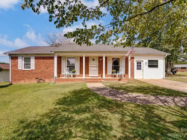 370 Clearfield Dr, Mooresville, NC 28115