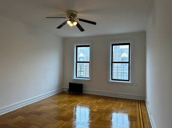 2160 Wallace Avenue image 1 of 11