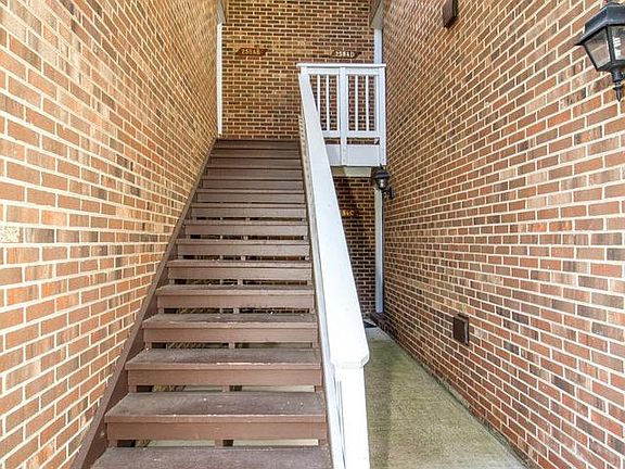2nd image of 2584D S Arlington Mill Dr #4