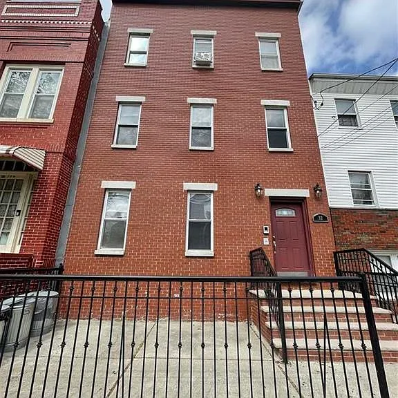 32 Beacon Ave #3 — Photo 1
