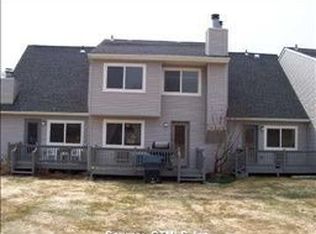 31 Chelsea Ln, East Granby, CT 06026