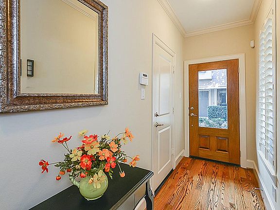 5th image of 3302 Audley St APT 121