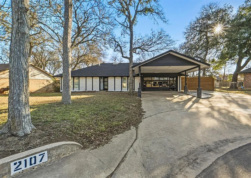 2107 Lewood Cir