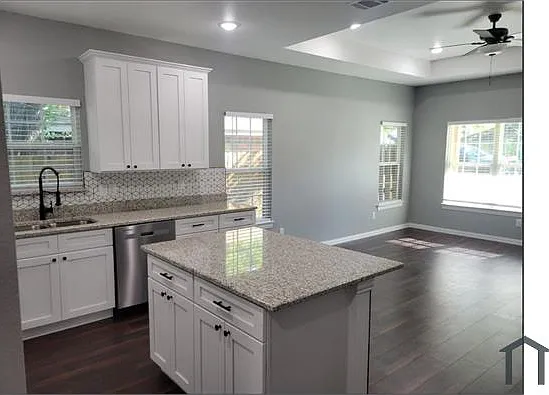 3 bed, 1800 sqft, $2,300 — Photo 4
