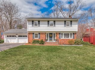 1096 Saddle Brook Rd, Mountainside, NJ 07092