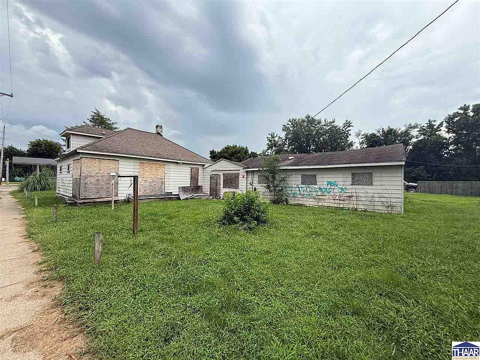 1st image of 2431 8th Ave
