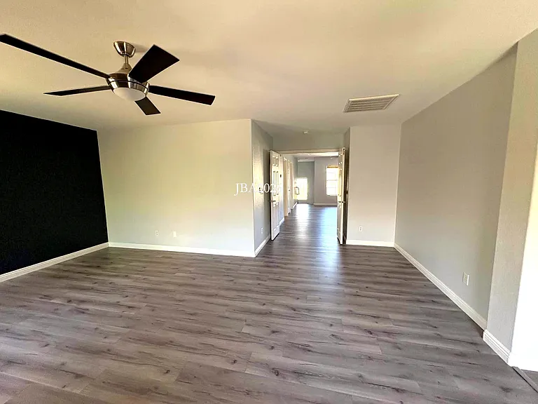 209 Willow Pond Ct — Photo 5