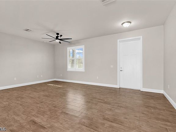3rd image of 2221 Wakefield St