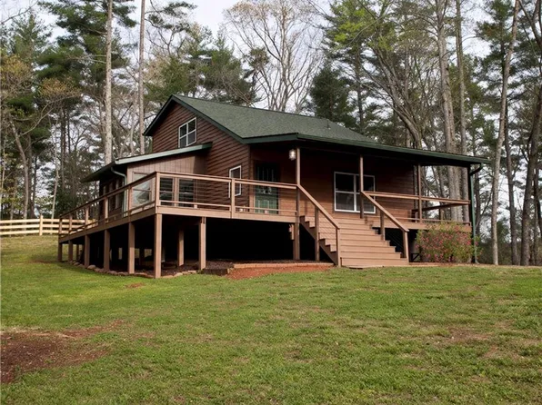 221 Muscadine Rd, Dahlonega, GA 30533