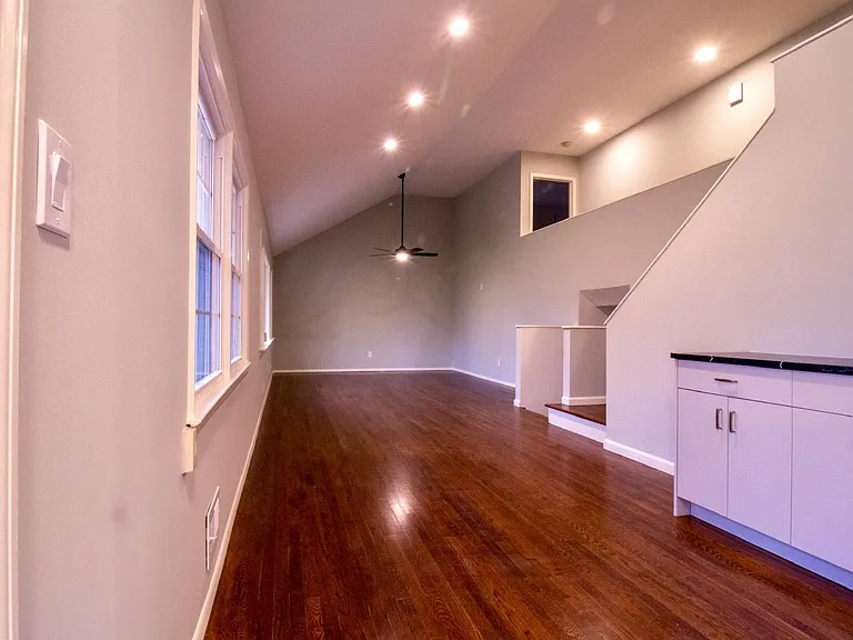 4 Susan Ct — Photo 14